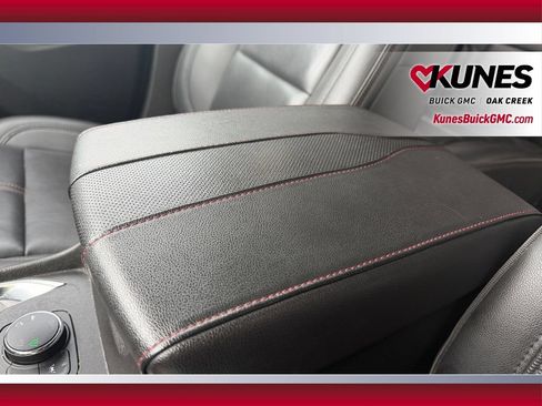 Used 2023 Chevrolet Traverse RS AWD/4WD image 29