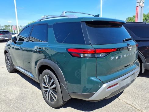 Certified 2024 Nissan Pathfinder Platinum w/ Cargo Package FWD image 4