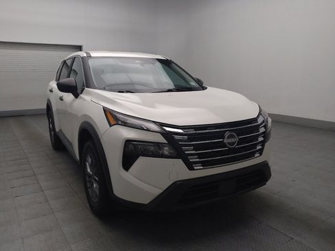Used 2024 Nissan Rogue S AWD/4WD image 13