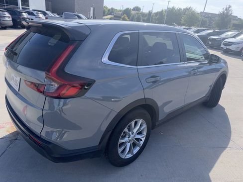 Used 2025 Honda CR-V EX-L image 3