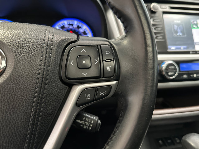 Used 2019 Toyota Highlander XLE AWD/4WD image 20