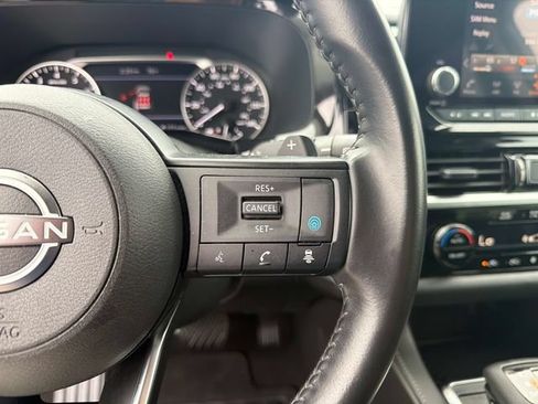 Used 2024 Nissan Pathfinder SV FWD image 27