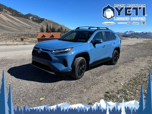 Used 2025 Toyota RAV4 SE w/ Convenience Package image 1