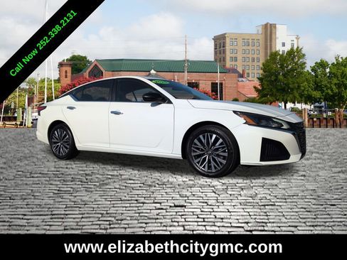 Used 2025 Nissan Altima 2.5 SV FWD image 1
