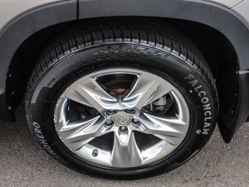 Used 2015 Toyota Highlander Limited Platinum AWD/4WD image 20