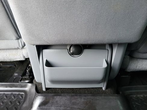 Used 2012 Ford F150 XLT w/ XLT Chrome Pkg image 12