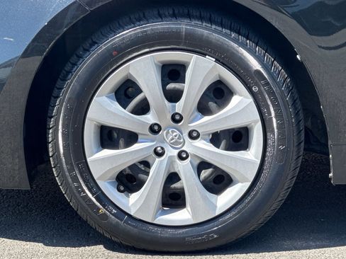Used 2021 Toyota Corolla LE FWD image 11