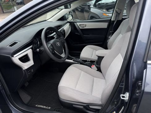 Used 2016 Toyota Corolla LE FWD image 2