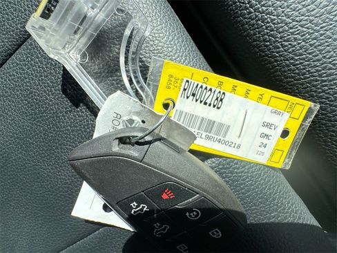 Used 2024 Mercedes-Benz CLA 250 4MATIC w/ Exclusive Package image 36