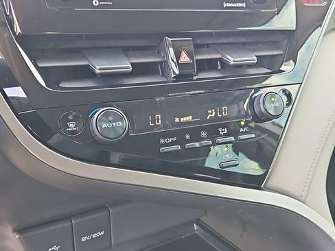 Used 2022 Toyota Camry LE image 27
