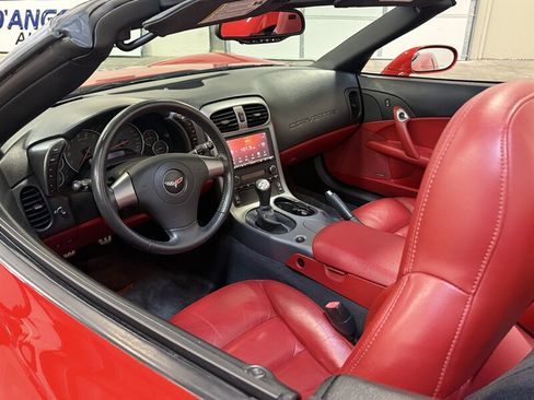 Used 2006 Chevrolet Corvette Convertible w/ Preferred Equipment Group RWD image 12