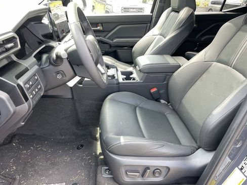 Used 2026 Toyota 4Runner Limited AWD/4WD image 18