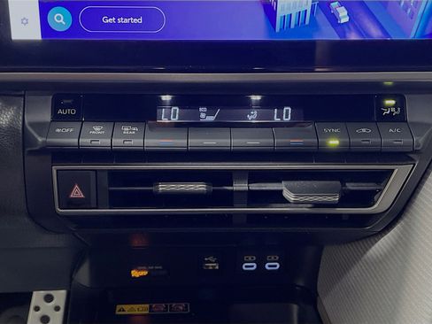 Used 2025 Toyota Camry SE w/ Multimedia Upgrade Package image 26