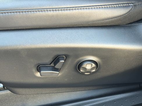 Used 2025 Chrysler Pacifica Select FWD image 20