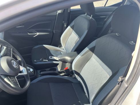 Used 2025 Nissan Versa SV FWD image 31