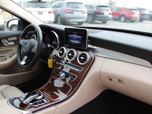 Used 2016 Mercedes-Benz C 300 4MATIC Sedan image 16