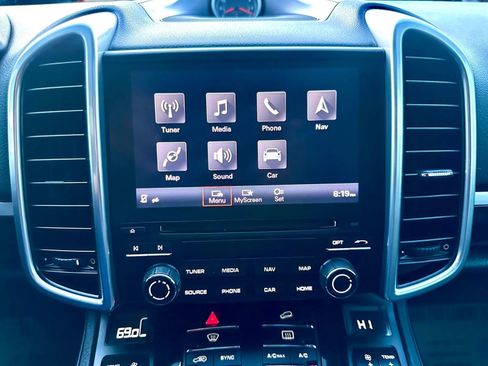 Used 2018 Porsche Cayenne AWD/4WD image 18