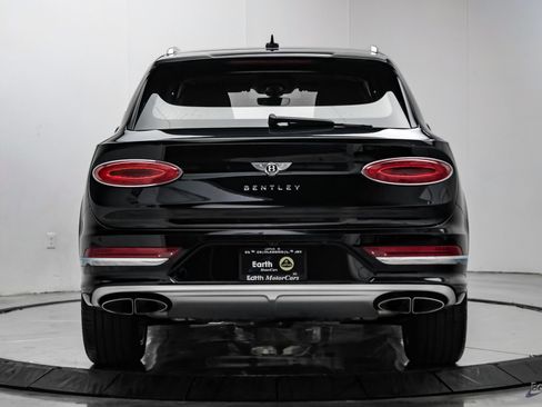 Used 2023 Bentley Bentayga Extended Wheelbase AWD/4WD image 10