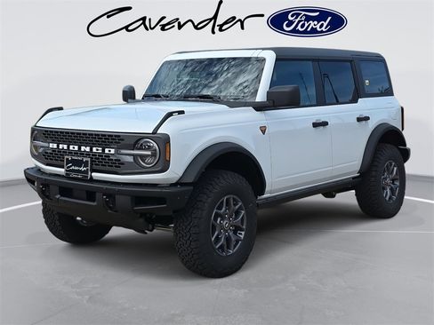 New 2025 Ford Bronco Badlands image 1