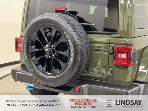 Used 2023 Jeep Wrangler Unlimited Sahara w/ Cold Weather Group AWD/4WD image 10
