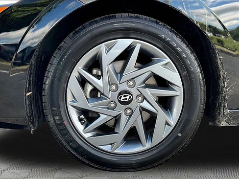 Used 2024 Hyundai Elantra SEL FWD image 33
