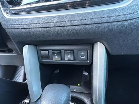 Used 2024 Toyota Corolla Cross XLE AWD/4WD image 23