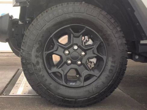 Used 2023 Jeep Wrangler Unlimited AWD/4WD image 2