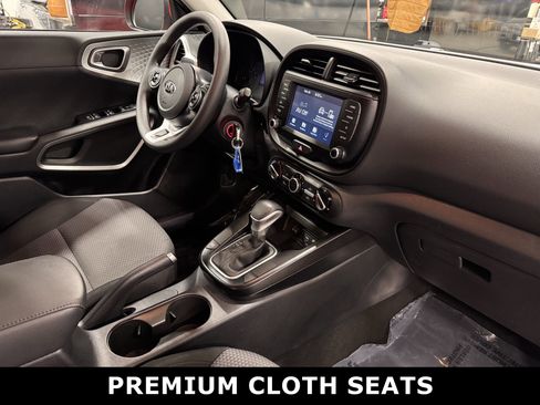 Used 2021 Kia Soul LX image 4