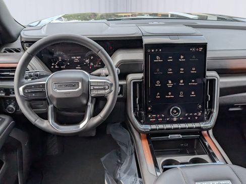 Certified 2025 GMC Yukon Denali w/ Sun & Power Step Package image 18