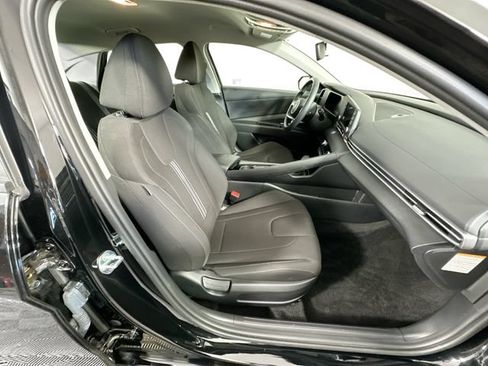 Used 2026 Hyundai Elantra Hybrid FWD image 27