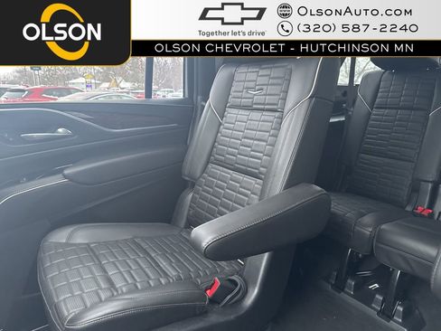 Used 2022 Cadillac Escalade ESV Premium Luxury Platinum image 32