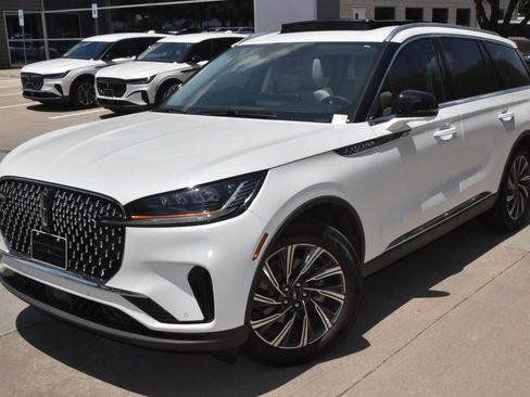 New 2026 Lincoln Aviator 2WD image 12