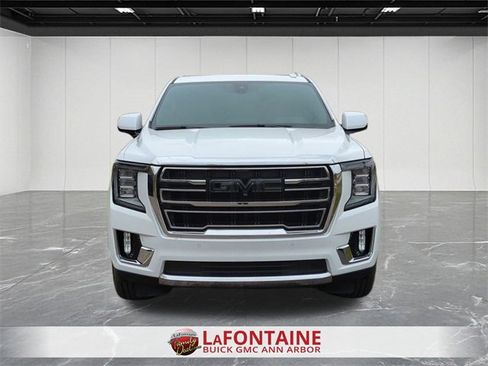 Used 2021 GMC Yukon SLT w/ SLT Premium Package image 3