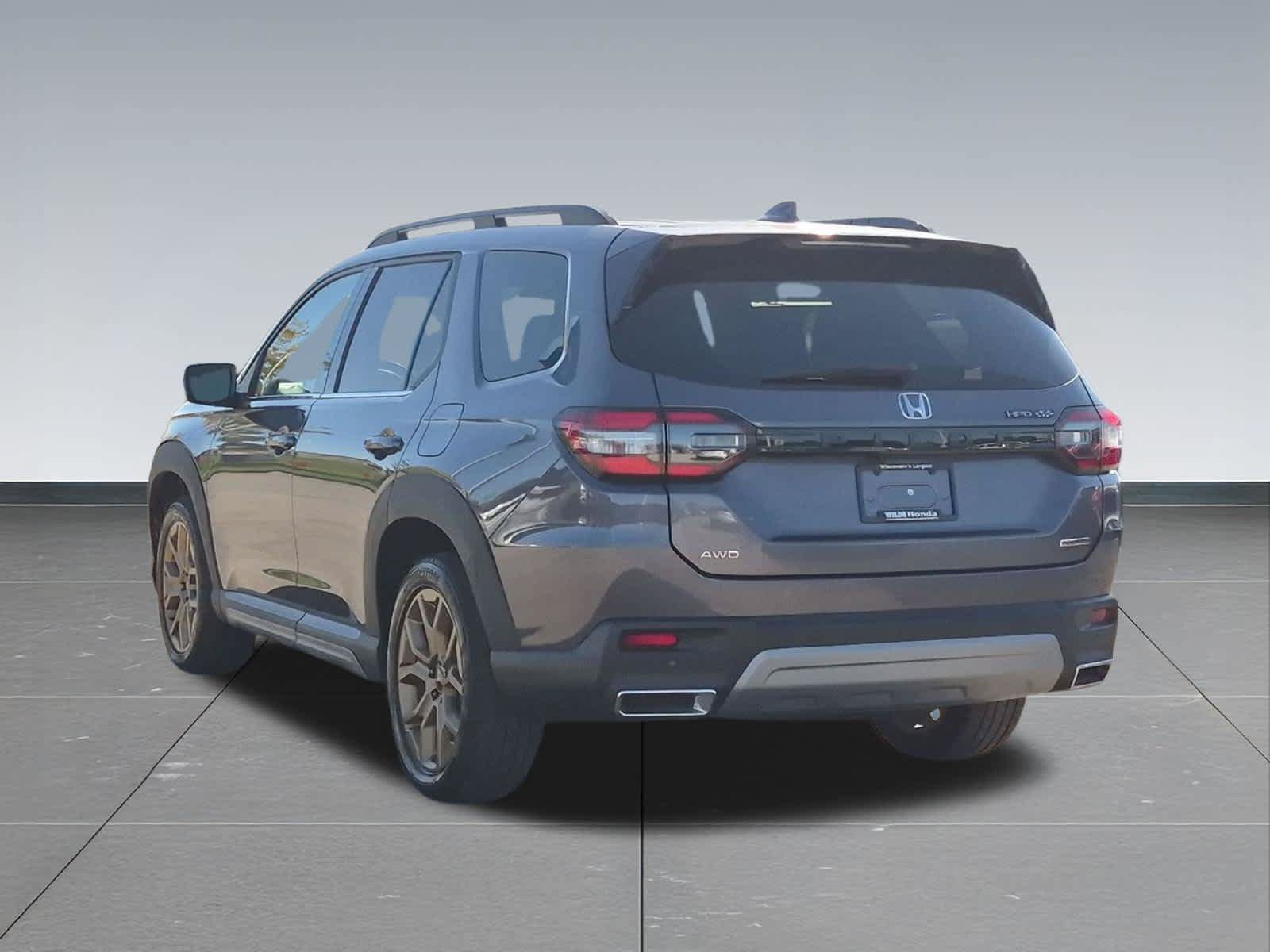 Certified 2024 Honda Pilot Touring image 4