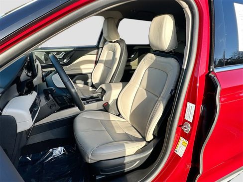 Used 2025 Lincoln Corsair AWD w/ Equipment Group 101A image 21