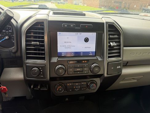 Used 2021 Ford F250 XLT AWD/4WD image 9