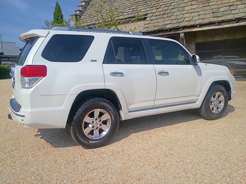 Used 2013 Toyota 4Runner SR5 image 11