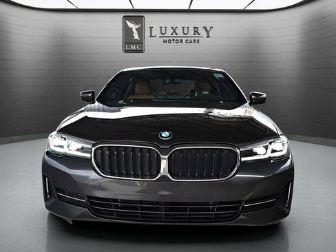 Used 2023 BMW 530i xDrive w/ Premium Package AWD/4WD image 3