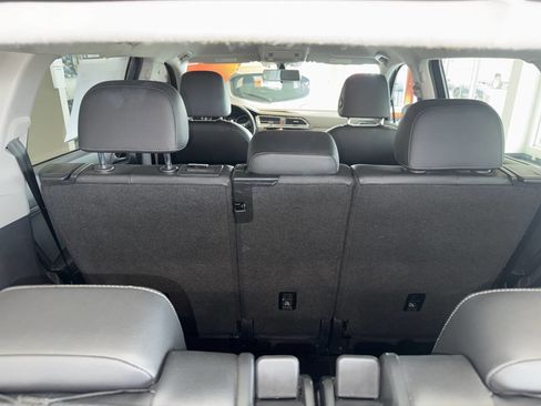 Used 2019 Volkswagen Tiguan SE image 27