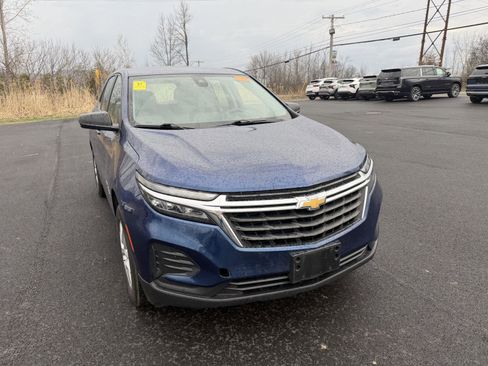 Used 2022 Chevrolet Equinox LS AWD/4WD image 12