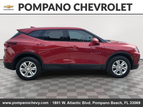 Used 2020 Chevrolet Blazer LT image 2