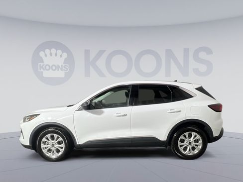 Used 2024 Ford Escape Active w/ Cold Weather Package FWD image 2