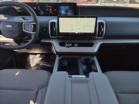 New 2026 Ford Expedition Active RWD image 5