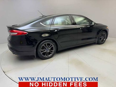 Used 2018 Ford Fusion SE w/ Equipment Group 201A FWD image 5