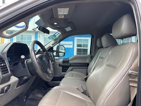 Used 2017 Ford F250 XL w/ Power Equipment Group AWD/4WD image 6