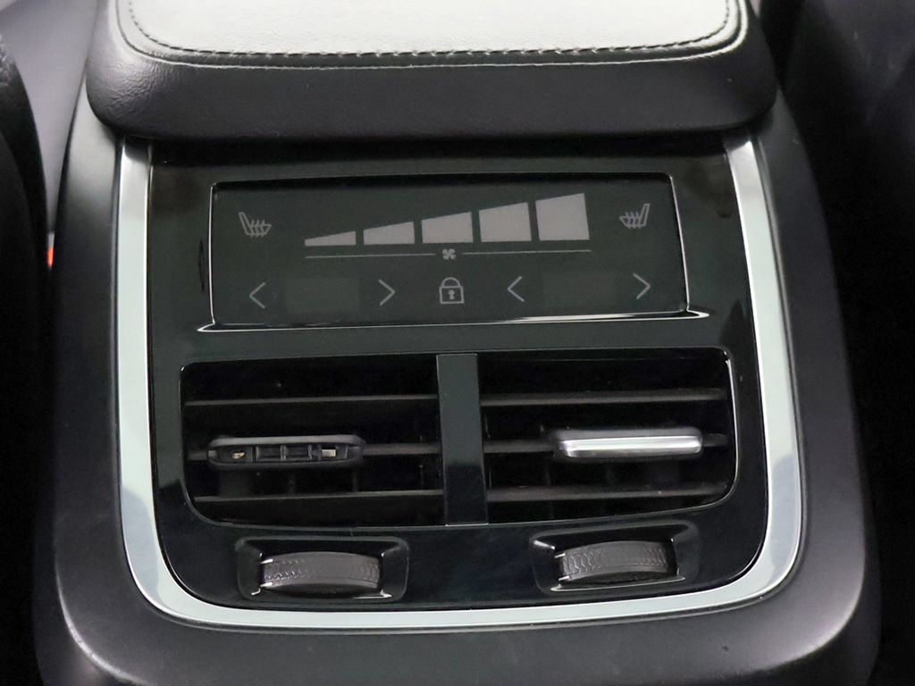 Used 2024 Volvo XC90 B6 Plus w/ Protection Package Premier AWD/4WD image 57
