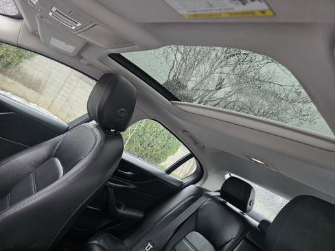 Used 2020 Jaguar XE S image 14