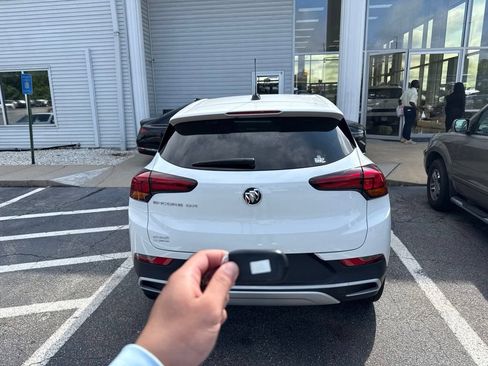 Used 2023 Buick Encore GX Preferred w/ Cold Weather Comfort Package FWD image 4