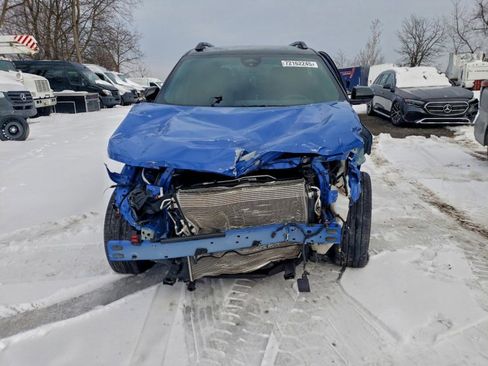 Used 2025 Chevrolet Equinox RS w/ Convenience Package III image 2