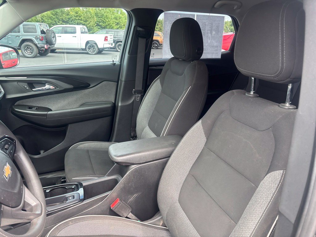 Used 2021 Chevrolet TrailBlazer LT w/ Convenience Package FWD image 14